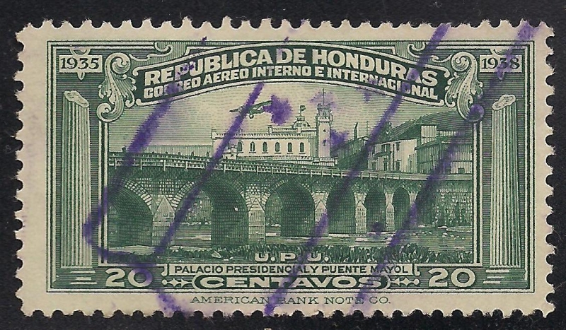 Palacio Presidencial y Puente Mayol.