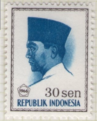 19 Achmed Sukarno