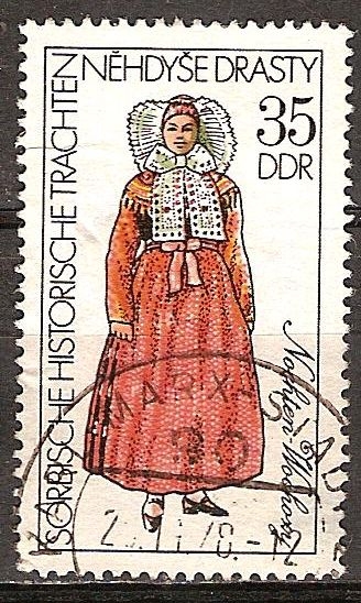 Trajes de fiesta - sorabo (DDR).