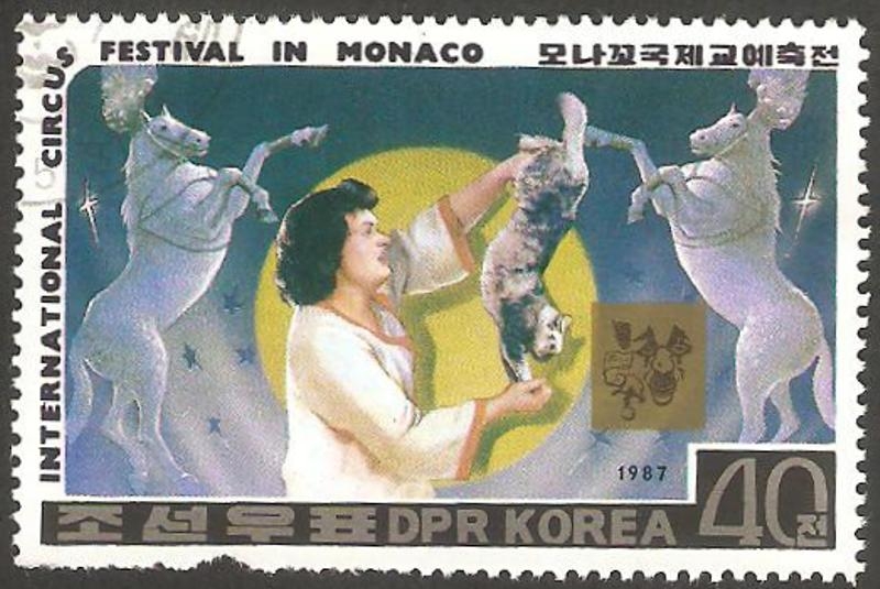  1904 - Festival Internacional del Circo, en Mónaco, Caballos y gato equilibristas