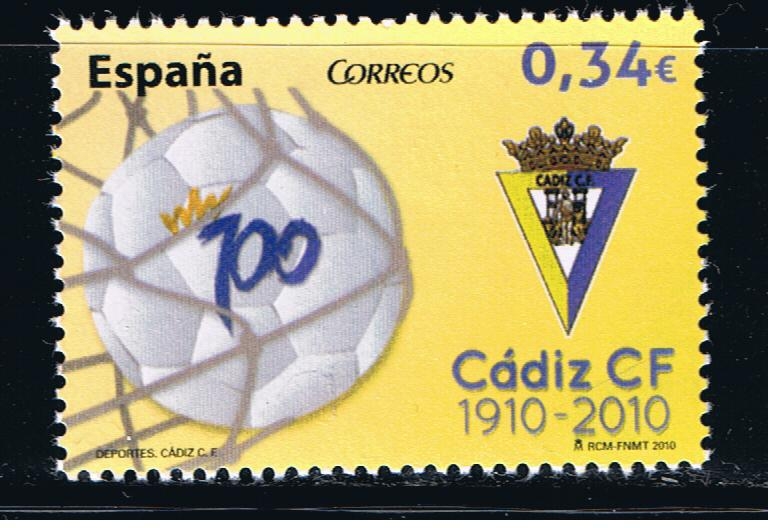 Edifil  4588  Deportes Cádoz C. F.  