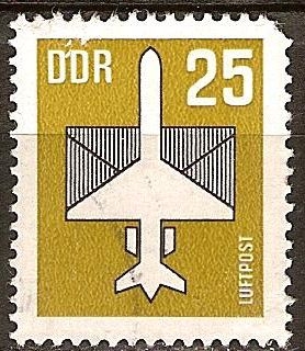 Correo aéreo.Avión y el sobre (las alas son parte de la dotación)DDR