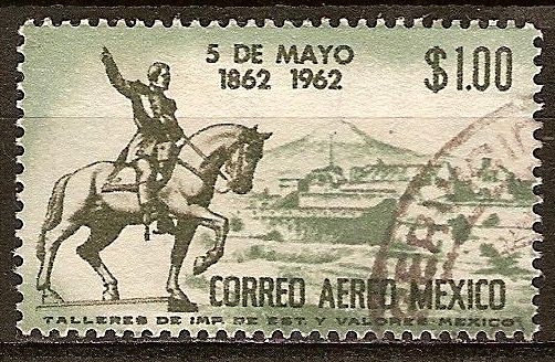 Centenario de la Batalla de Puebla estatua del General Zaragoza.