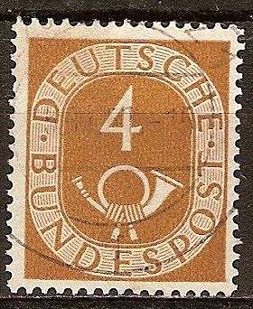 Numeral y Corneta postal.