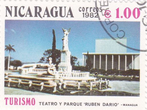 Teatro y parque 