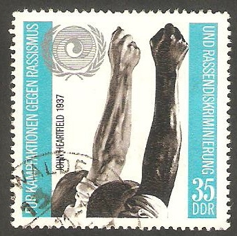1392 - Lucha contra el racismo