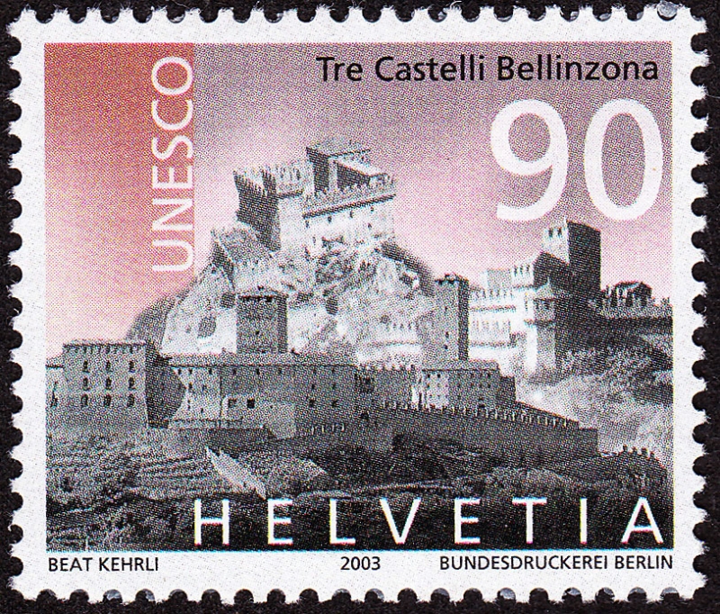 SUIZA - Tres castillos, murallas y defensas del burgo de Bellinzona
