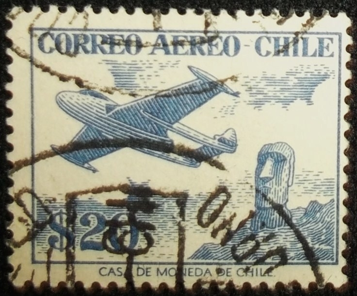 Aeroplano y la Isla de Moaí