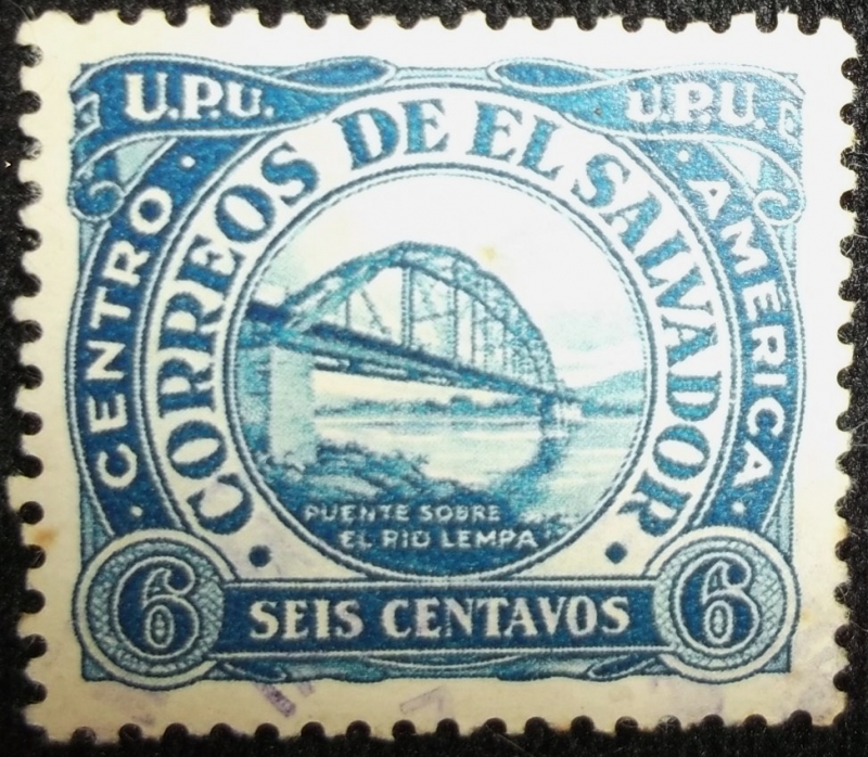 Puente sobre el río Lempa