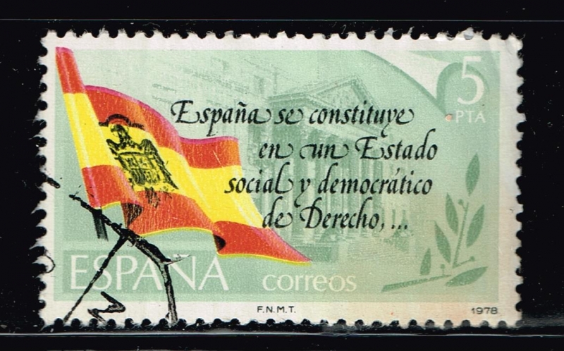 España se constituye en  un Estado  social y democrático de Derecho
