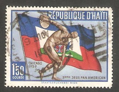 175 - III Juegos panamericanos, en Chicago, discóbolo y bandera de Haiti