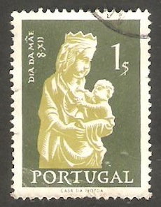 835 - Día de La Madre, estatua de La Virgen