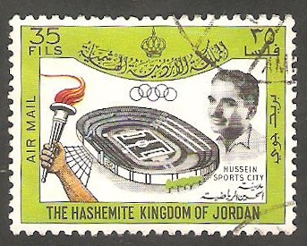  24 - Hussein, Inauguración de las ciudades deportivas