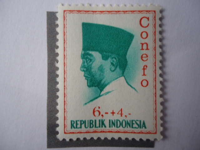 Sukarno.