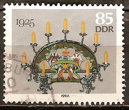 Candelabros de los Montes Metálicos. Sostenedor de vela de 1925 (DDR).