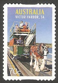 Tranvía tirado por caballos por la calzada en Victor Harbor