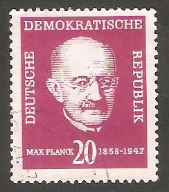 345 - Centº del nacimiento del físico  Max Planck