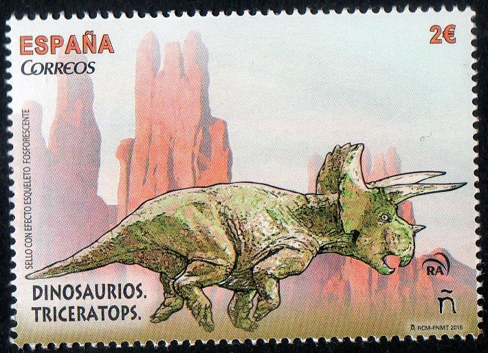 4968-Dinosaurios. Triceratops.