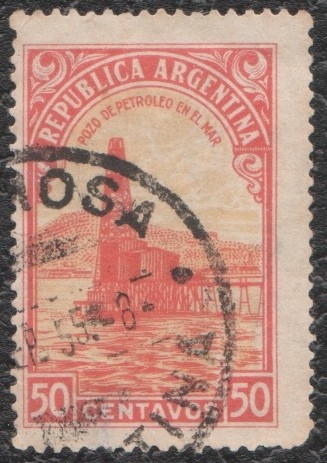 Pozo de petróleo en el mar
