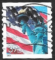 3775 - Bandera y estatua de La Libertad 