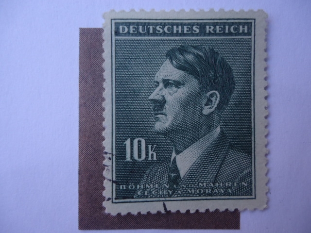 Adolf Hitler 1889-1945