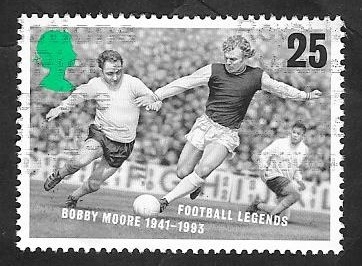 1872 - Bobby Moore, futbolista