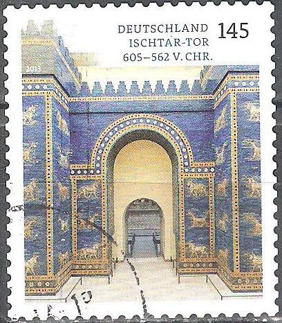 Tesoros de los Museos Alemanes.Puerta de Ishtar en el museo Pergamon en Berlín. 