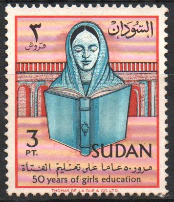 50  AÑOS  DE  LA  EDUCACION  EN  SUDAN.  MUCHACHA  LEYENDO.