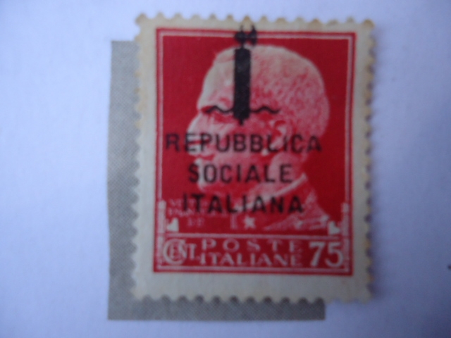 Esfinge del Rey Emmanuel III de Italia (a la Izquierda) Republicva Social Italiana- Fascista.