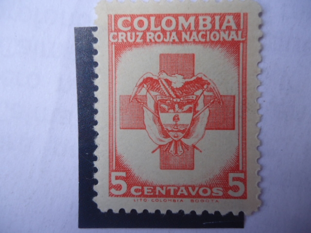 Cruz Roja Nacional - Escudo de Arma sobre la Cruz Roja.
