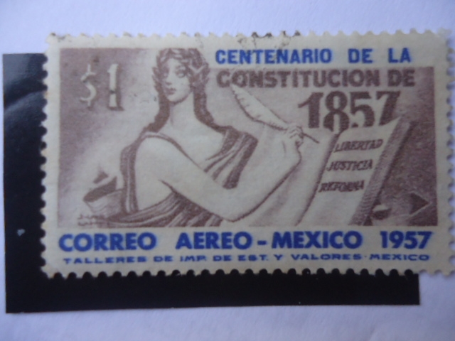 Centenario de la Constitución de 1857-1957 - Figura Alegórica escribiendo las Leyes.