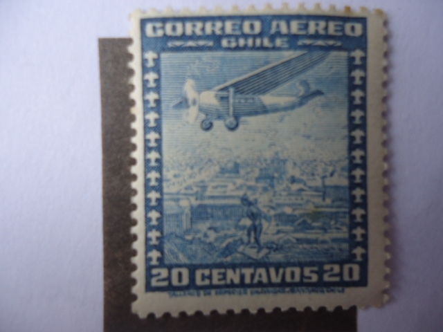 Avión bimotor, sobre la Ciudad de Santiago - Correo Aéreo tipo 1934.