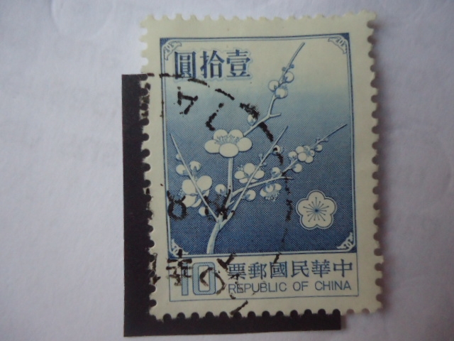 Sello: Flor Nacional - Flores de Ciruelo - China-Taiwán. 10 NT$ azulde China  Asia