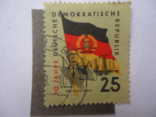 10 Aniversario República Democrática Alemana - Central Eléctrica de Schwarze pumpe. Bandera - Químic