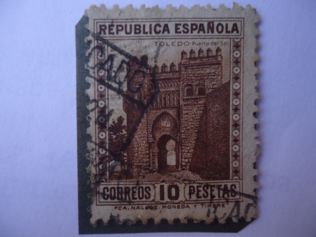 Ed:Es 675 - Toledo-Puerta del Sol - Serie:Monumentos, Historias. República Española.