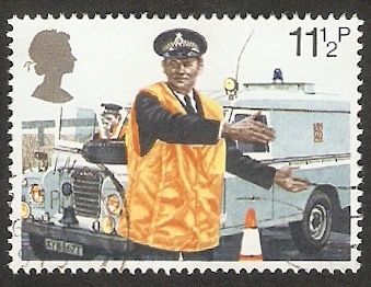 914 - 150 Anivº de la Policia Metropolitana, Policia dirigiendo la circulación