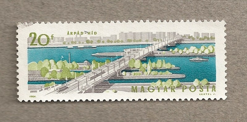 Puente sobre el Danubio