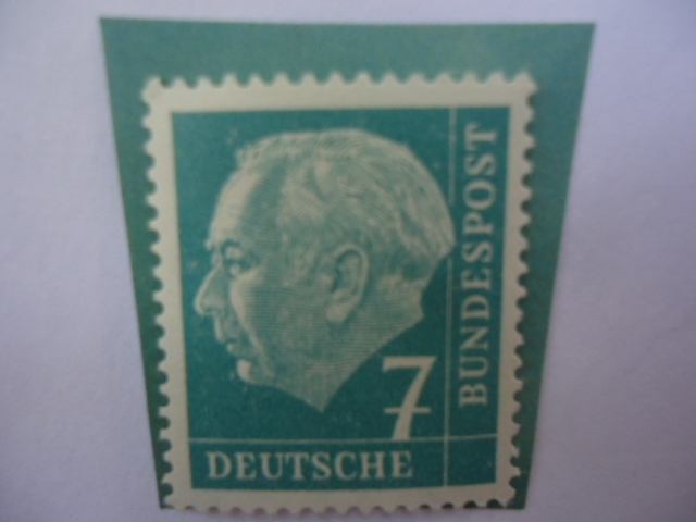 Prof. Dr. Theodor Heus (1884-1963) Primr presidente Alemania Federal.
