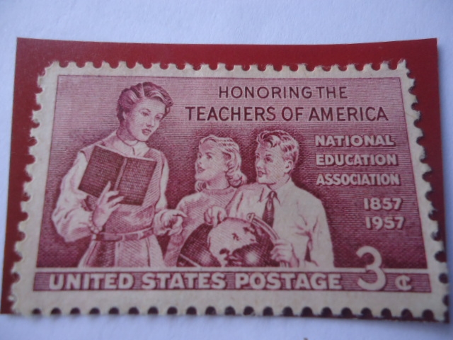 Honrando a los Maestros de América - Asociación Nacional de Educadores,1857-1957-Profesora y Alumnos