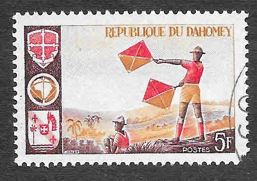 222 - Boy Scout Señalizando (DAHOMEY)