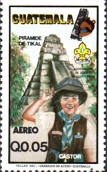 ASOCIACIÓN  DE  SCOUTS  DE  GUATEMALA.  CASTOR  Y  PIRÁMIDE  DE  TIKAL.