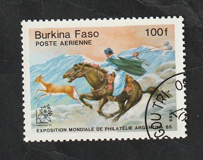 298 - A caballo cazando una gacela con bolas