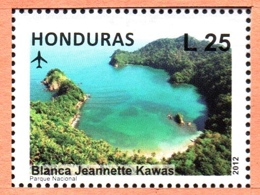 PARQUE  NACIONAL  BLANCA  JEANNETTE  KAWAS.  BAHÍA  Y  PLAYA.