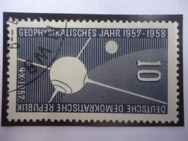 DDR- Satélite Artificial Sputnik 1 - Serie:Año Geofisico 1957/58 - Parte de la Tierra y Luna.