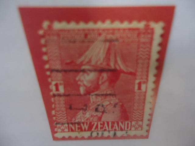 New Zealand- Postage and Revenue - King George V, con Uniforme Militar.