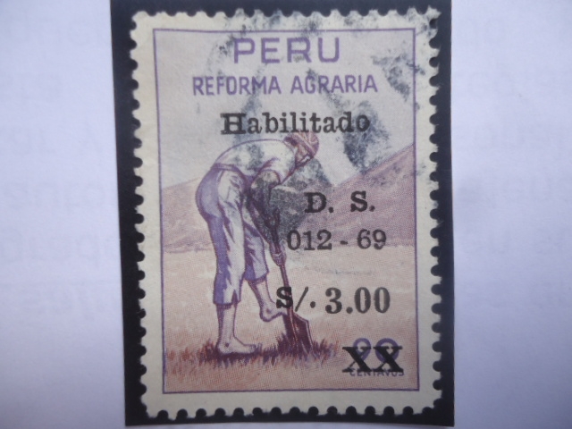 Reforma Agraria - (Sello habilitado 1969 - 3,oo/20 cent. de soles)