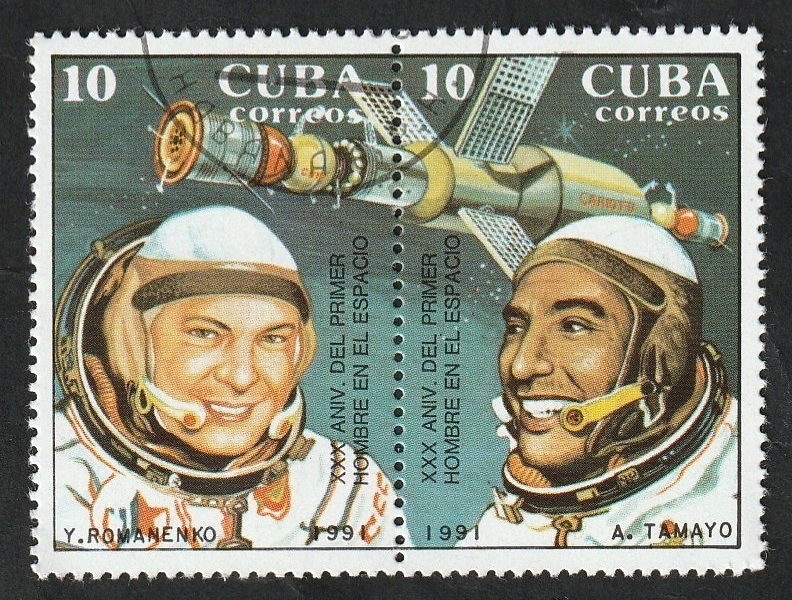 3107 y 3108 - XXX Anivº del primer hombre en el espacio, Romanenco y Tamayo