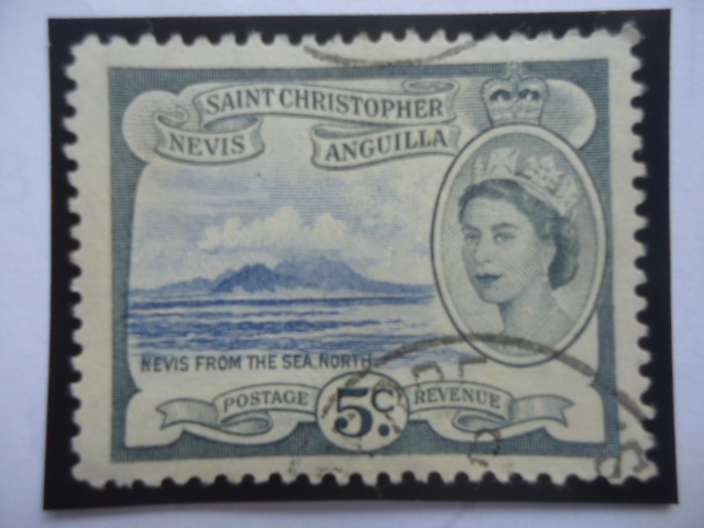 Nevis-Nevis from the sea north- serie: Queen Elizabeth II (1954/57)- San Cristóbal-Anguilla