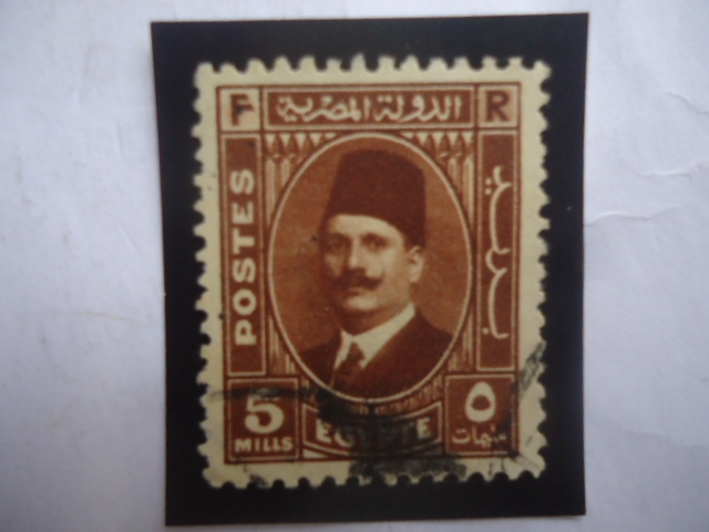 King Fuad I (1868-1936)-Rey de Egipto -(Postes, al lado izquierdo)