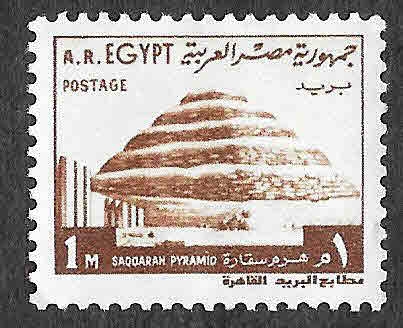 890 - Pirámide de Zoser